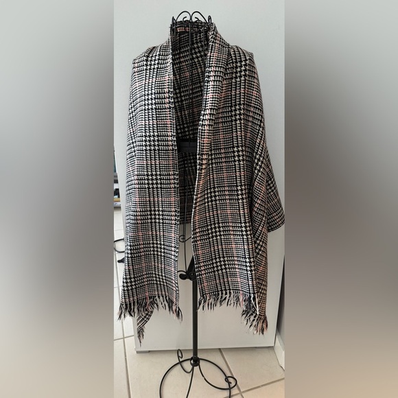 Anne Klein Vintage Wool Shawl | Red Houndstooth Plaid | 29x72 - Picture 7 of 9